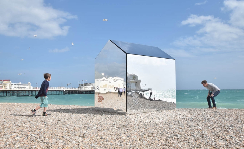 Mirrored-Beach-Hut-ECE-Architecture