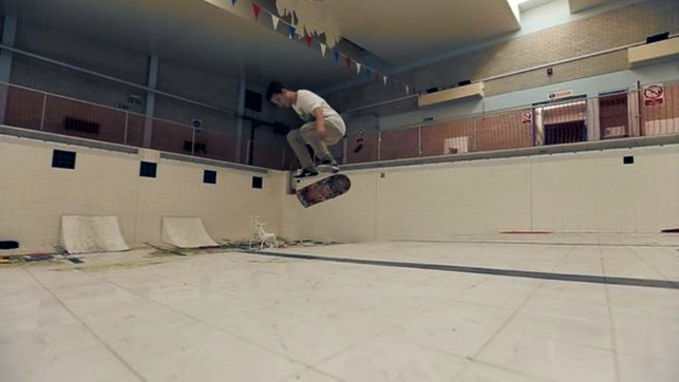 Bristol swimming pool turned into indoor skatepark