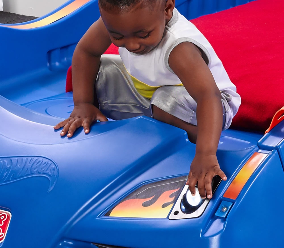 Hot Wheels Toddler to Twin Race Car Bed