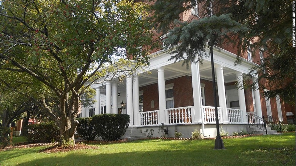 Hotel Crypt 