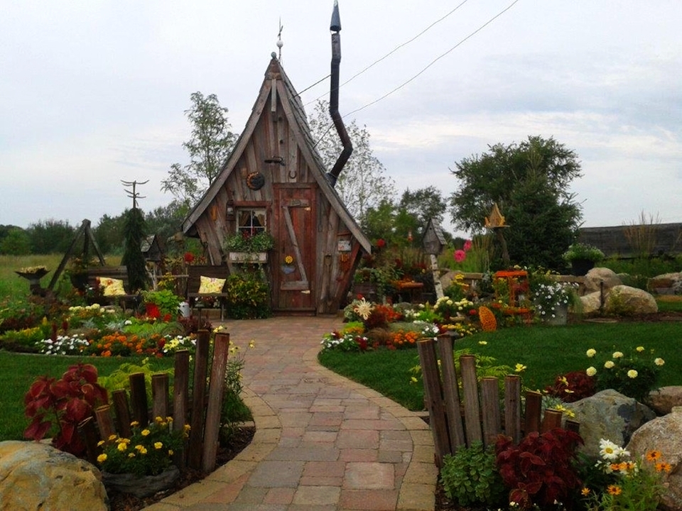 Rustic Way Cottages by Dan Pauly