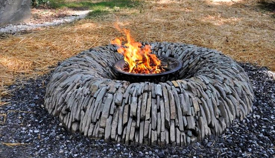 outdoor stone fire pit 