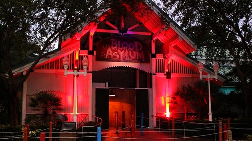 Brother-sister duo turns their garage into spooky Halloween house