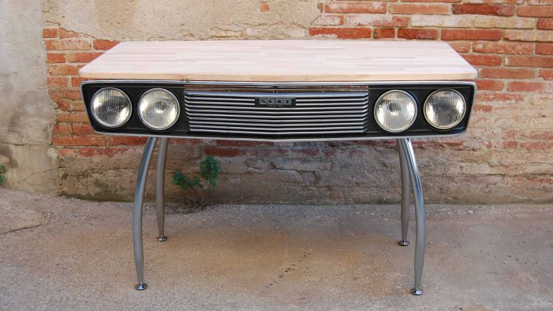 car grill desk