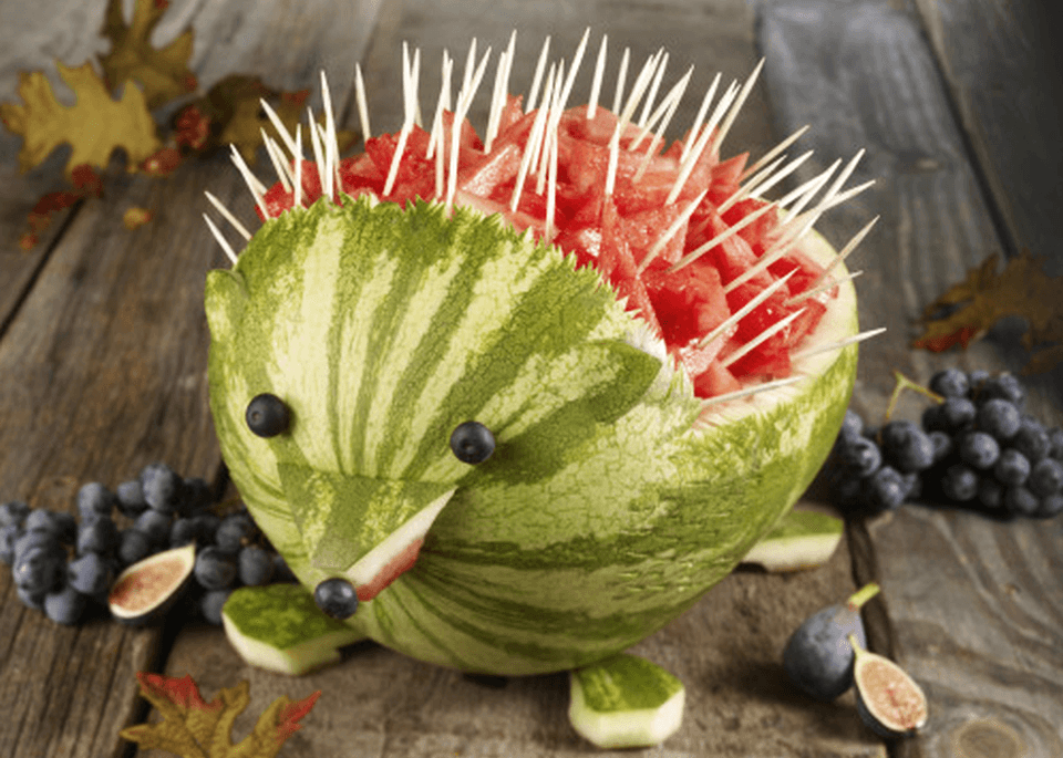 Porcupine carving watermelon 