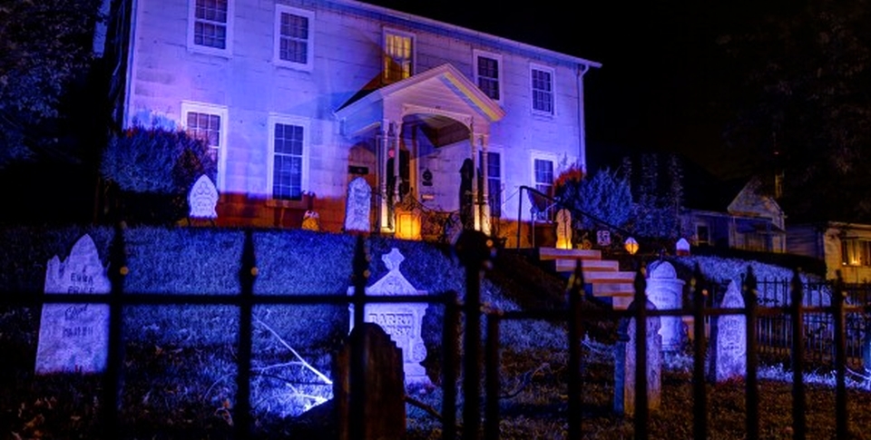 10 eerie ways to dress up your home for Halloween