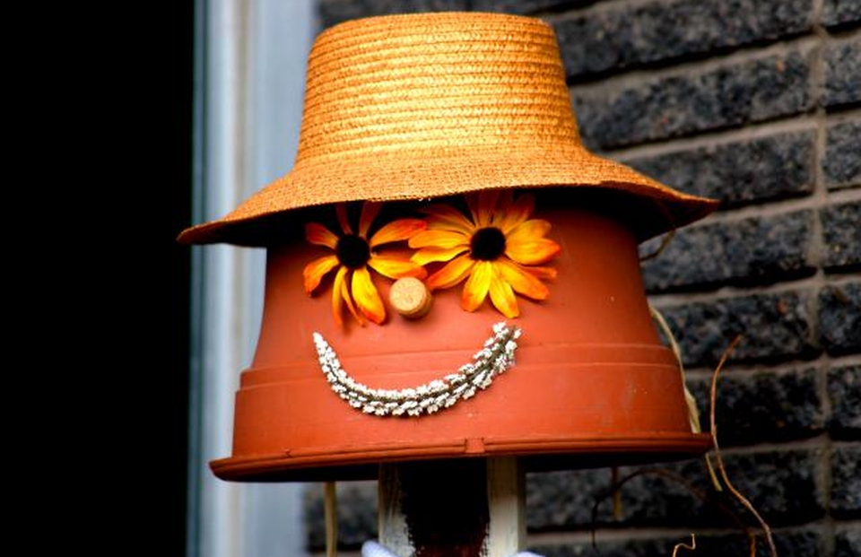 DIY Pot-head Scarecrow