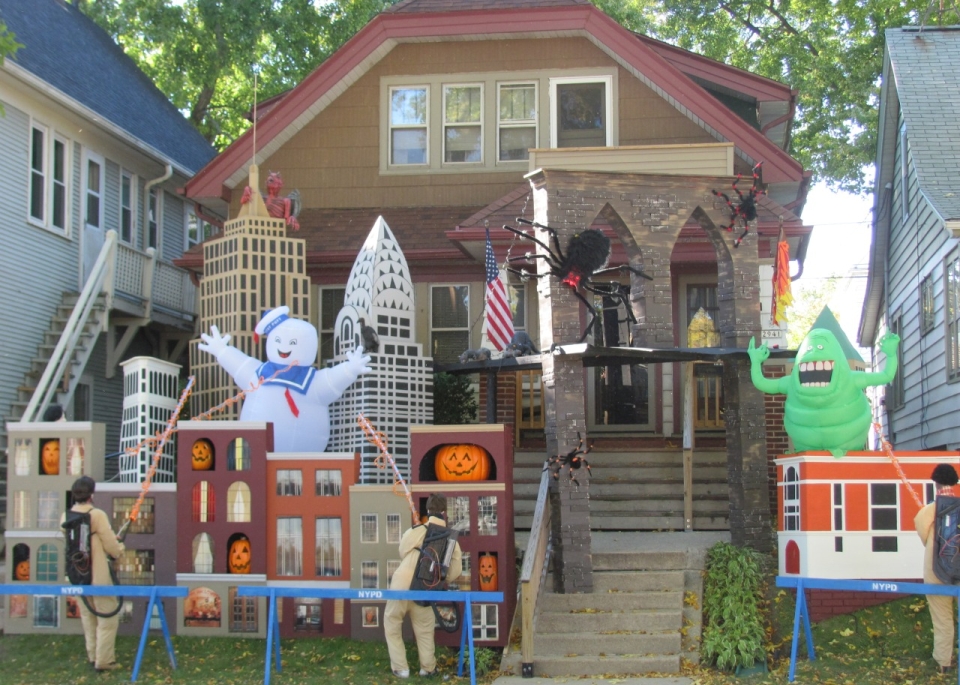 10 tech-themed Halloween house designs for Geeky families