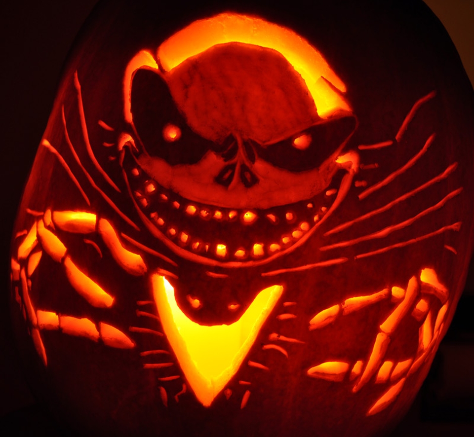 20 fascinating jack-o-lanterns light up Halloween 2015