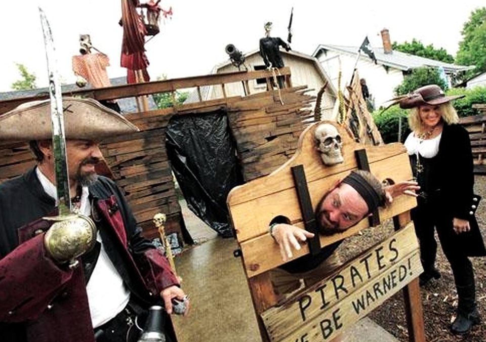 Massillon man’s pirate ship Halloween display