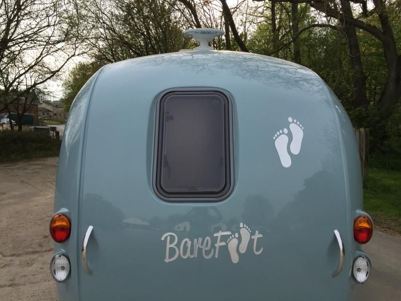 Retro Barefoot Curvy Caravan - Trailer Camper 