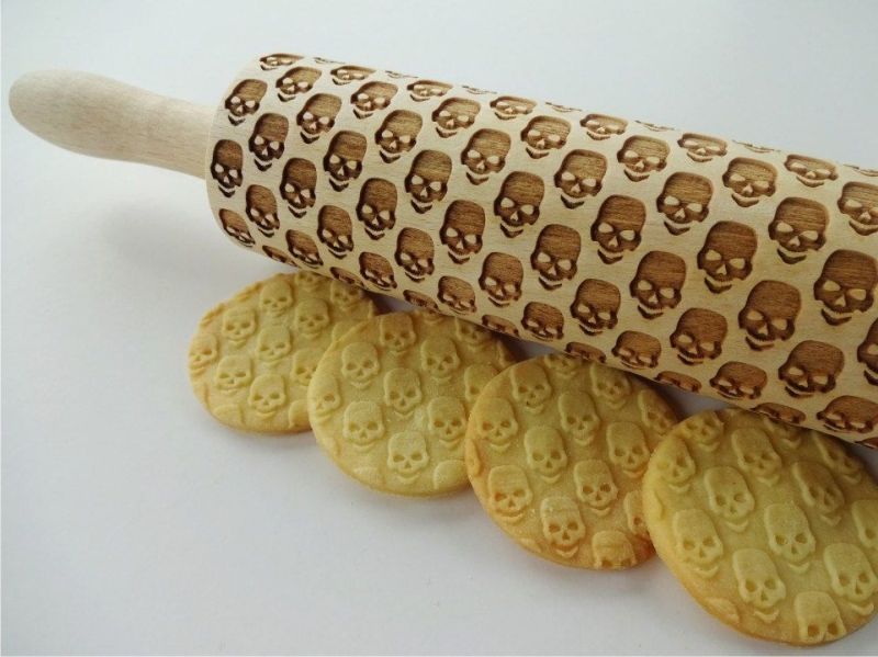 Skull embossing rolling pin