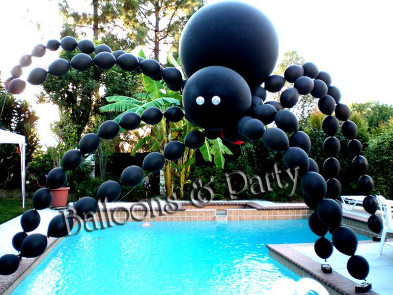 Decorating pool area with balloons