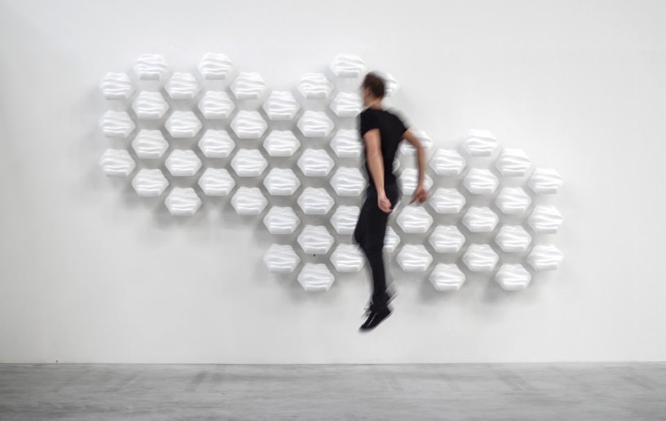 HEXI Responsive Wall by Thibaut Sld