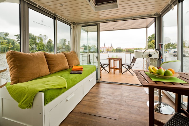 Nautilus Houseboats