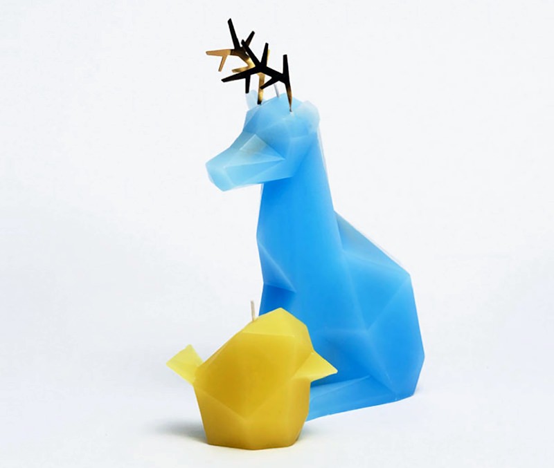 Animal-shaped candles reveal metallic skeleton as wax melts