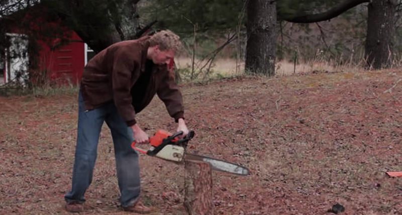 DIY log stove offers effortless campfire all night long