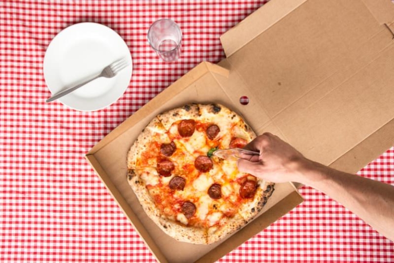 Protractor Pizza Cutter lets you enjoy equal share of Pizza