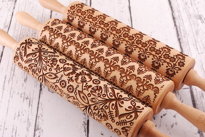 10 embossed rolling pins that are perfect for holiday baking