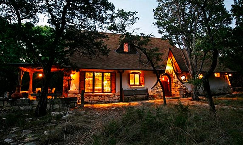 6 clay houses showing conversion of soil into sustainable habitats