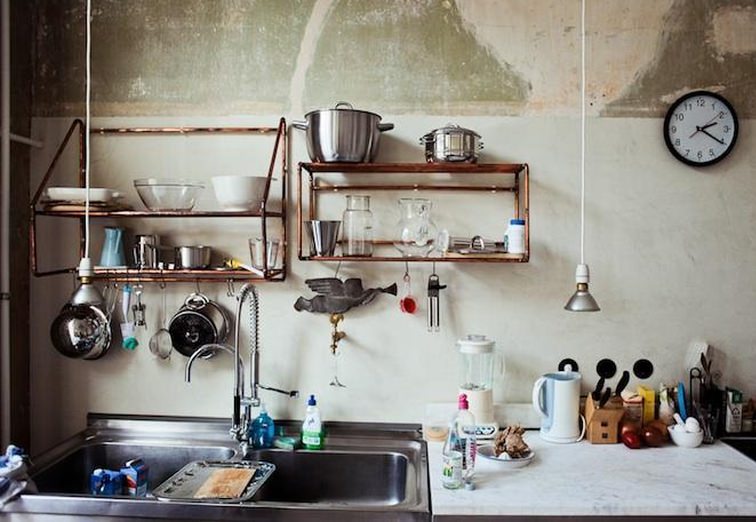 DIY Industrial-styled kitchen rack with copper pipes