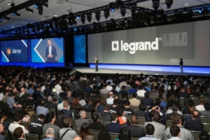 Samsung-and-Legrand-Thread-Enabled-IoT-Light-Switch