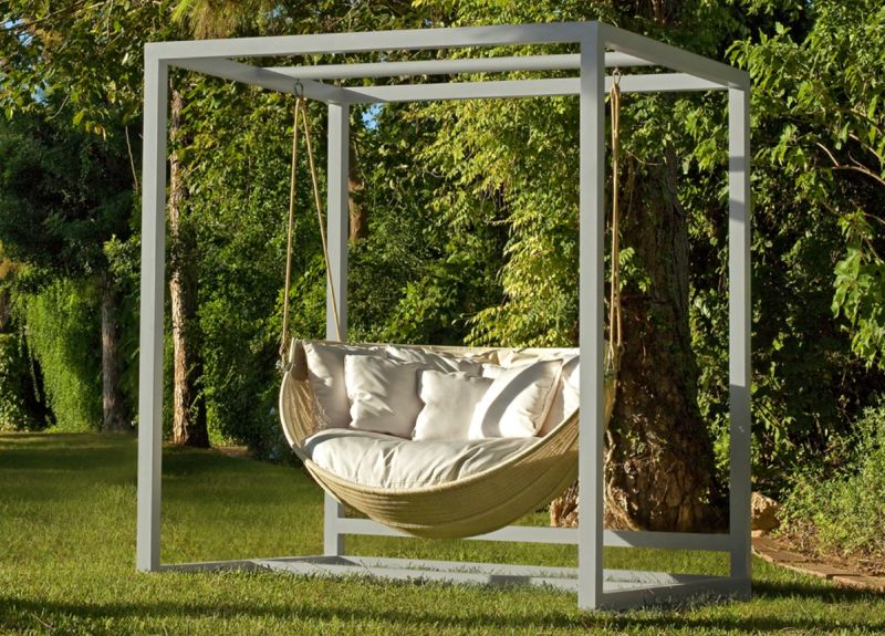 ARMADILLO SWINGING GARDEN SOFA