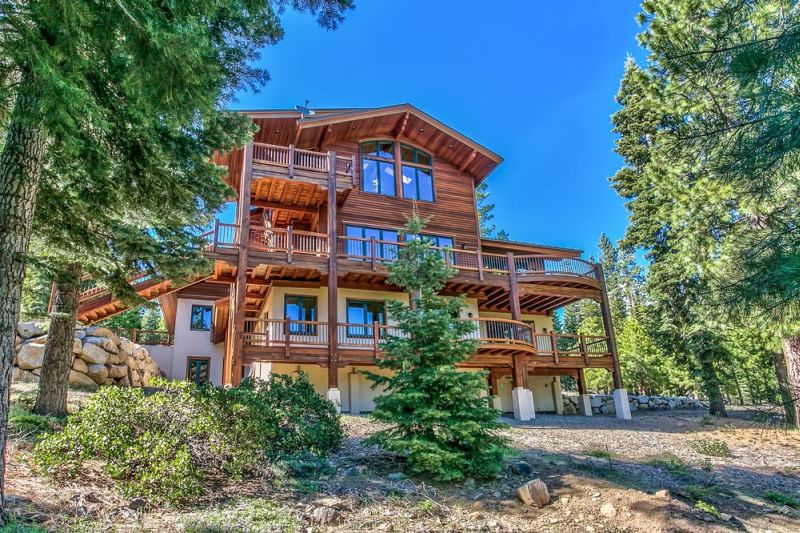 $3.5M Truckee Treehouse