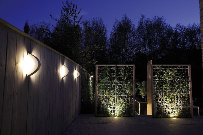 Garden wall lights