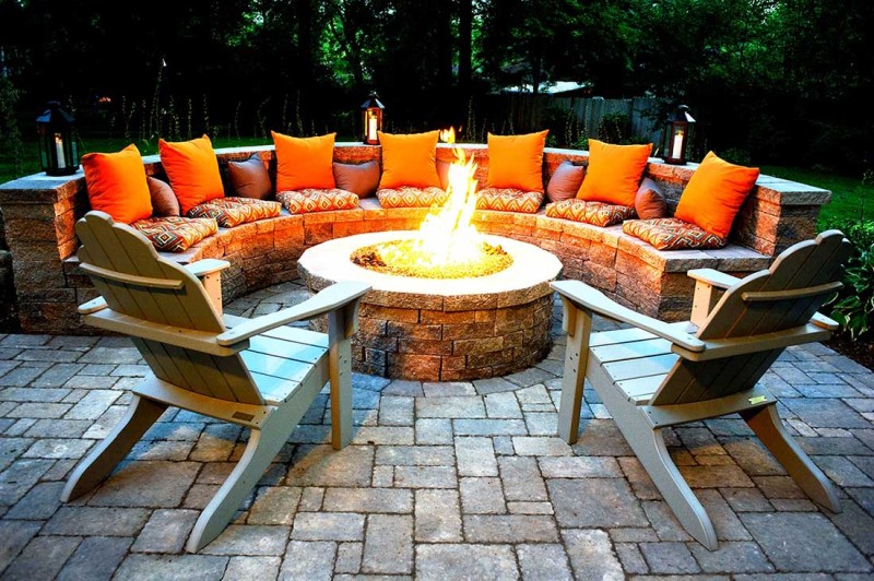 Outdoor firepit seating