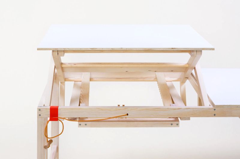 Sebastian Zachl height-adjustable table