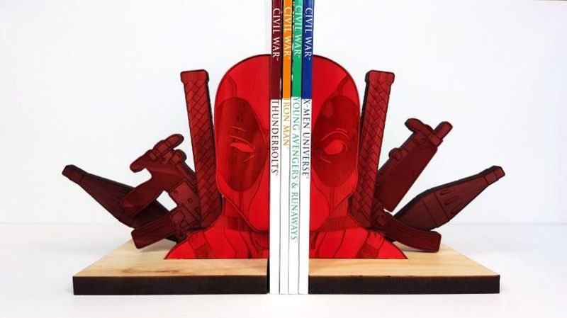 Star Wars Deadpool Bookend