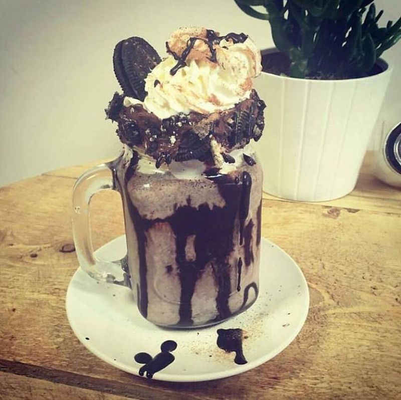 Wide and delicious varieties of chocolate milkshakes to be served