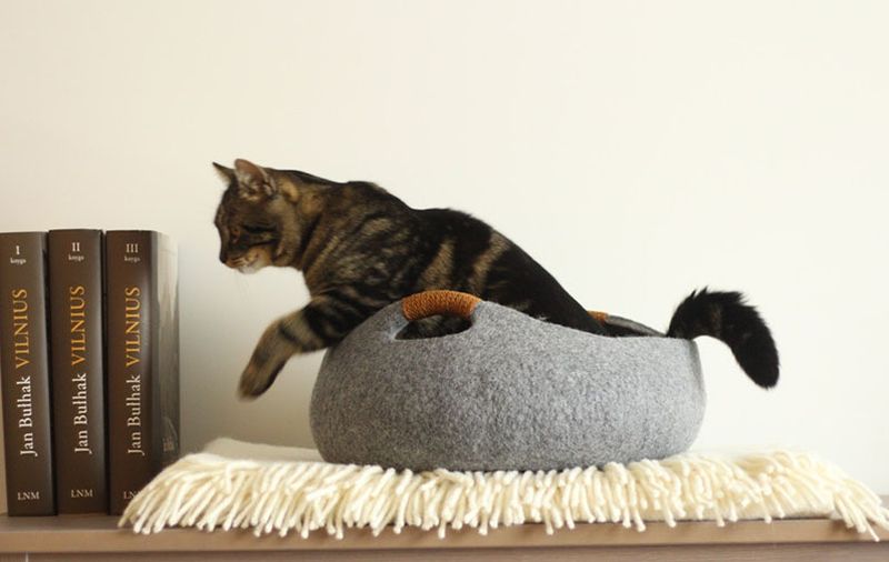 Felted wool cat bed by Elevele