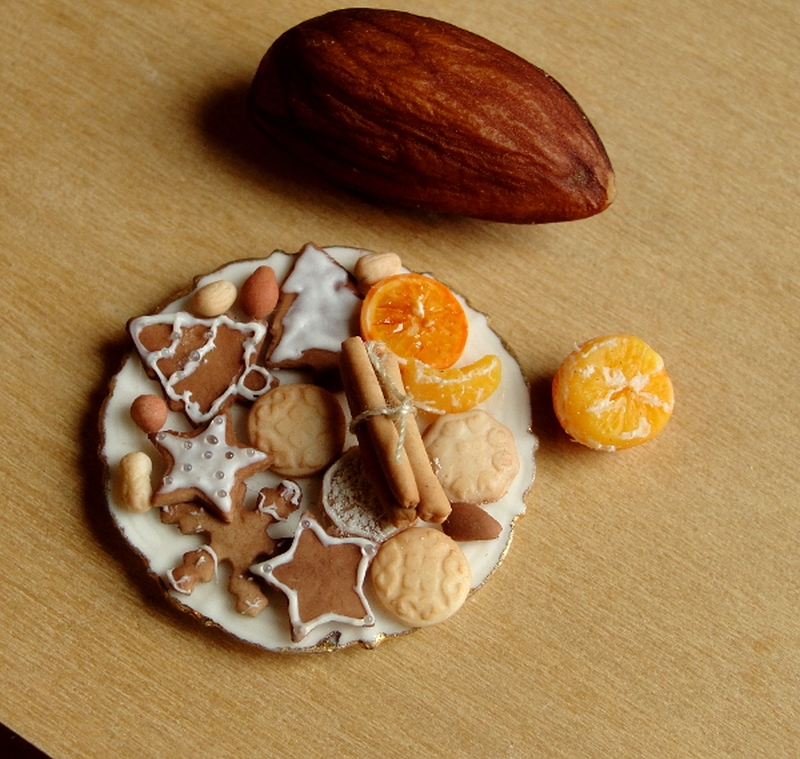 Kimberly Burke Miniature Food Art_115