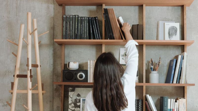 Organize your book and other things with this modular bookshelf