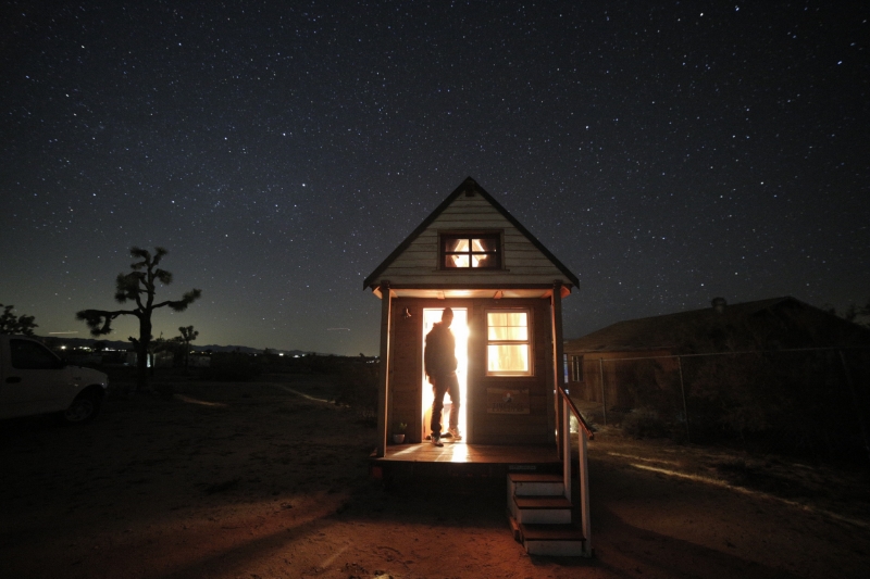 A night spent at Tiny house with moon and shining stars