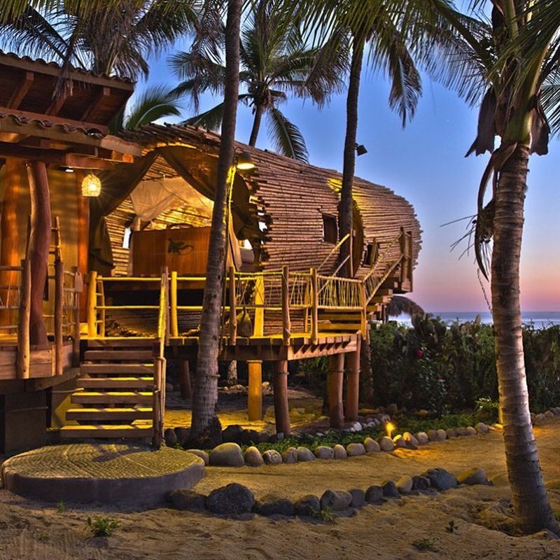 Night view of the bamboo-built treehouse 