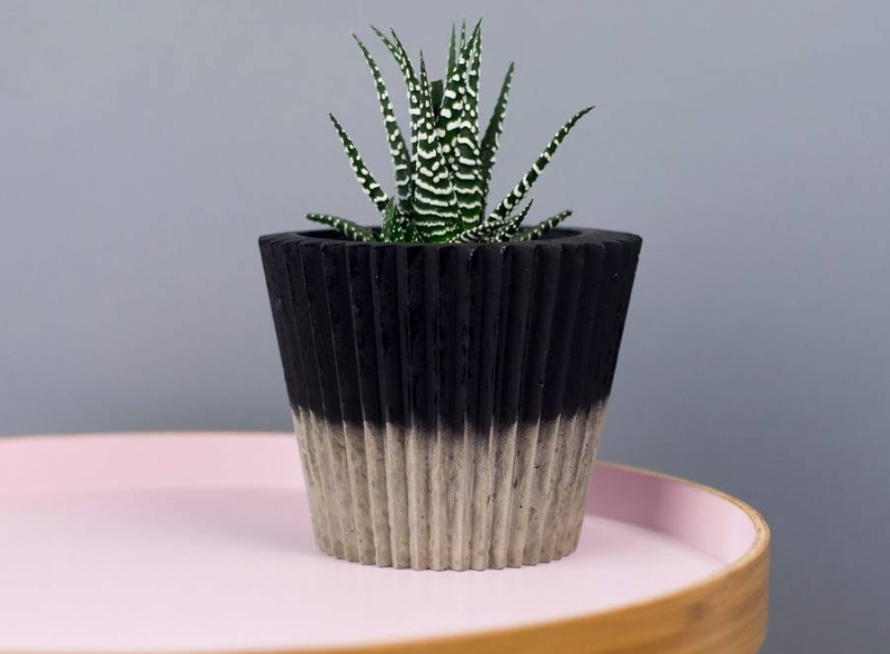 Concrete Crinkle Plant Pot