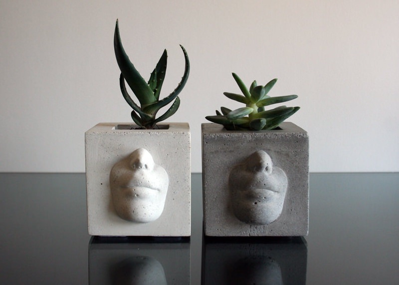 Face concrete planter