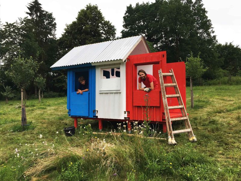 France tiny house by Joshua Woddsman has three separate living sections_12