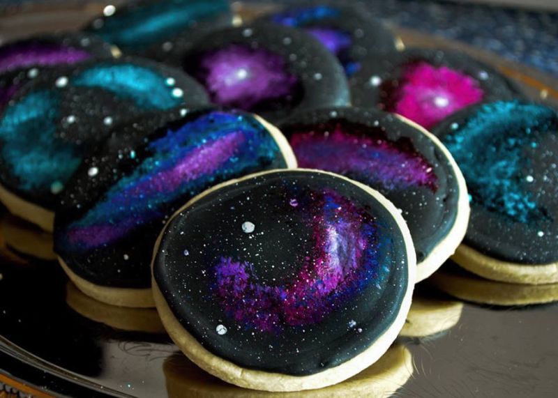 Galaxy-themed Cake and Cupcakes