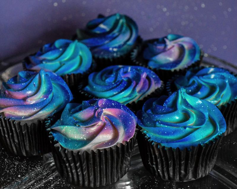 Galaxy-themed Cake and Cupcakes