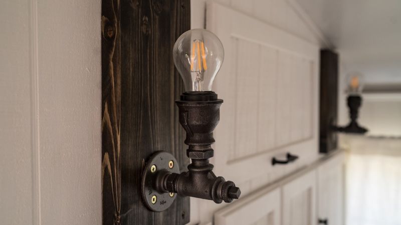 Lighting in the fully-equipped bedroom 