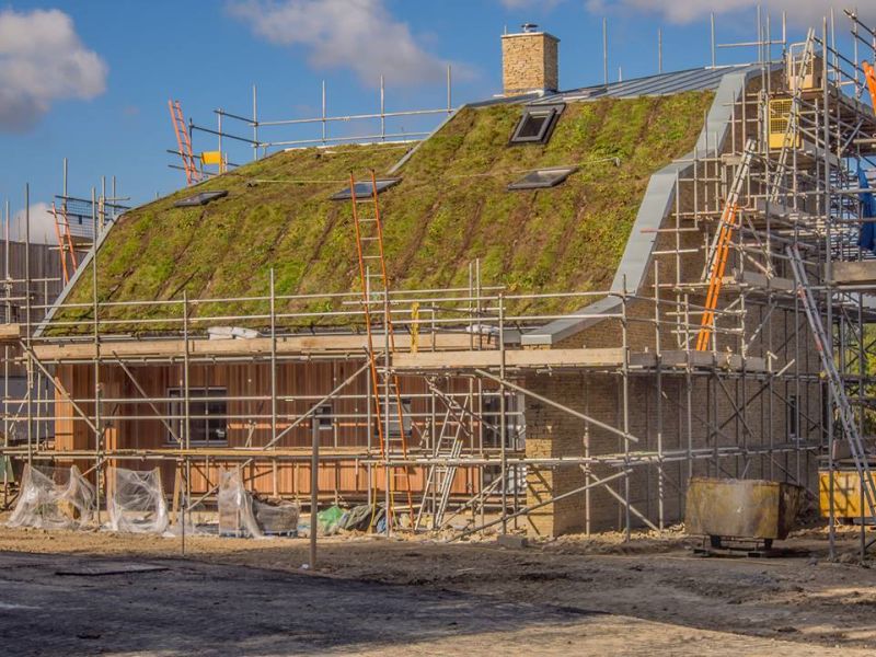 Making the planted sloping roof 