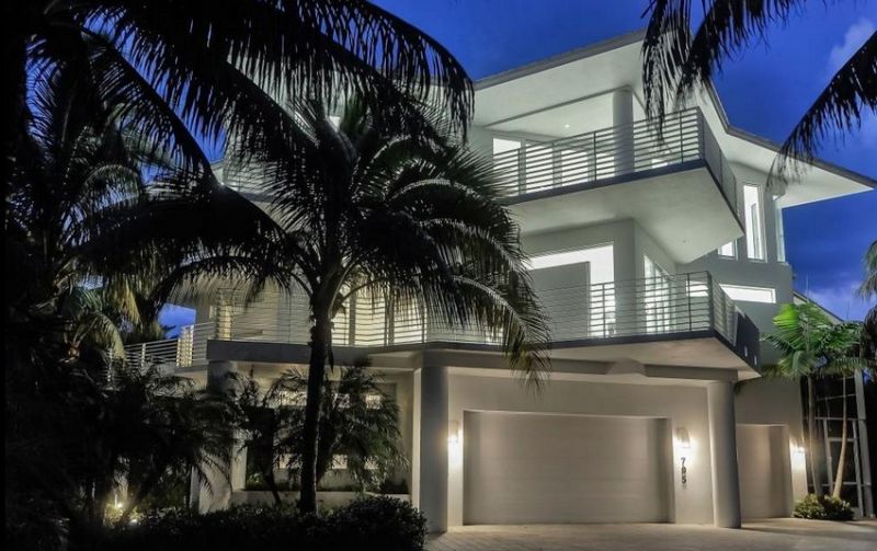 Star-Shaped Home on Marco Island