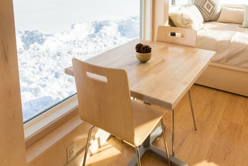 Small dining area next to the kitchen 