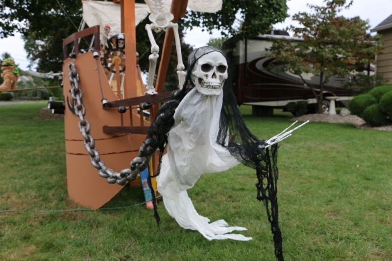 Halloween pirate ship display