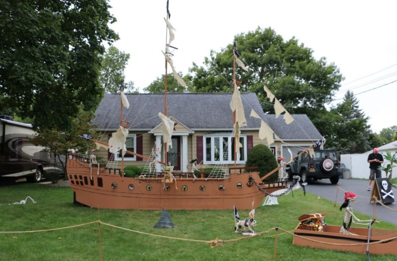 Halloween pirate ship display