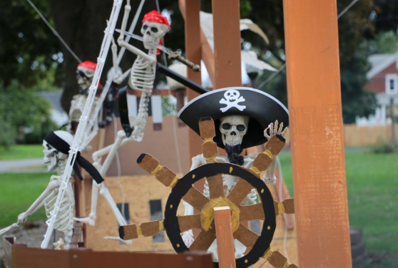 Halloween pirate ship display